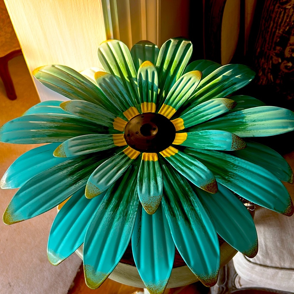 NWT Blue Metal Flower Wall Art